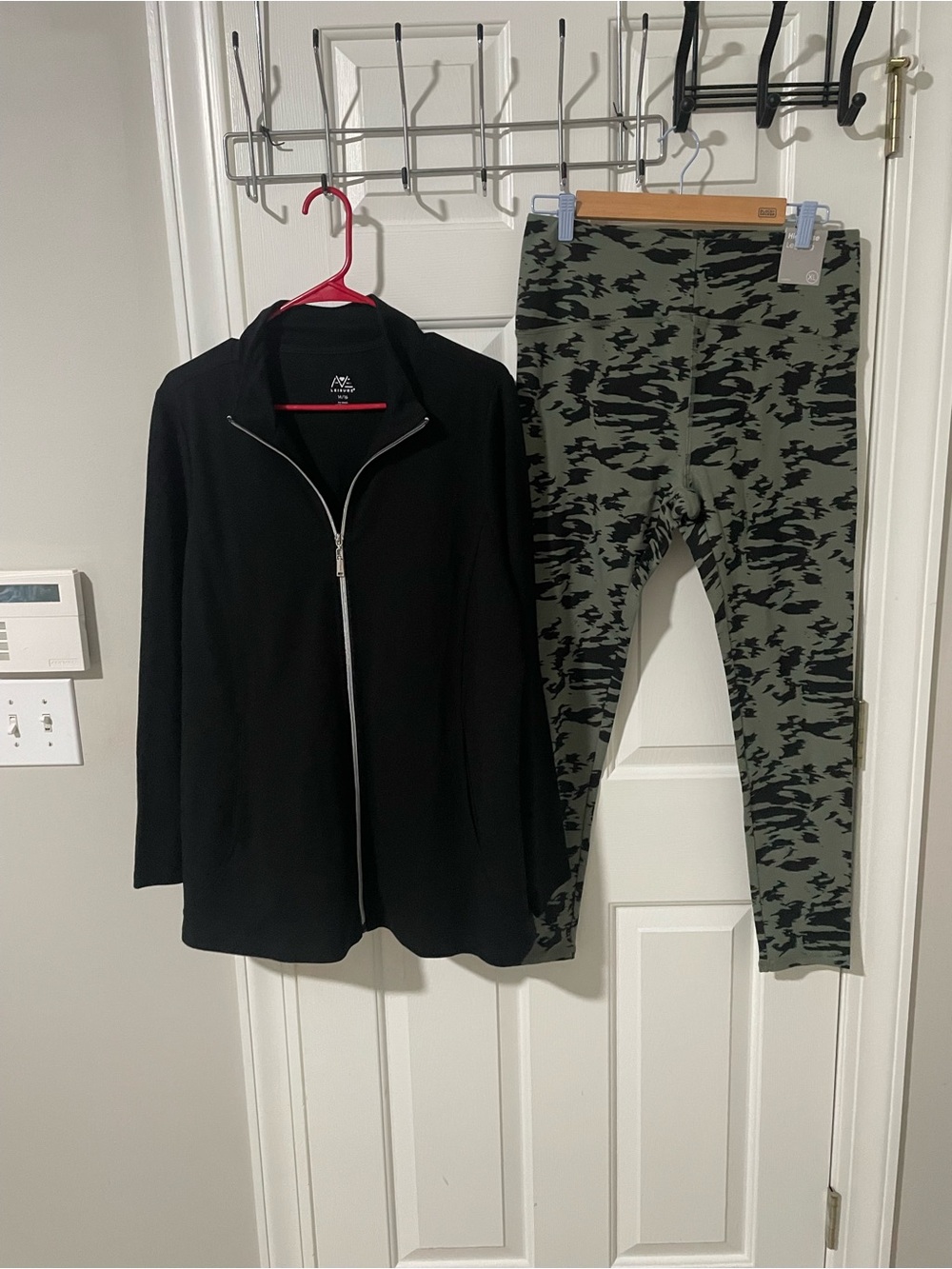 Avenue Black Full-Zip Utility Jacket with Silver Zipper xl with new xl leggings